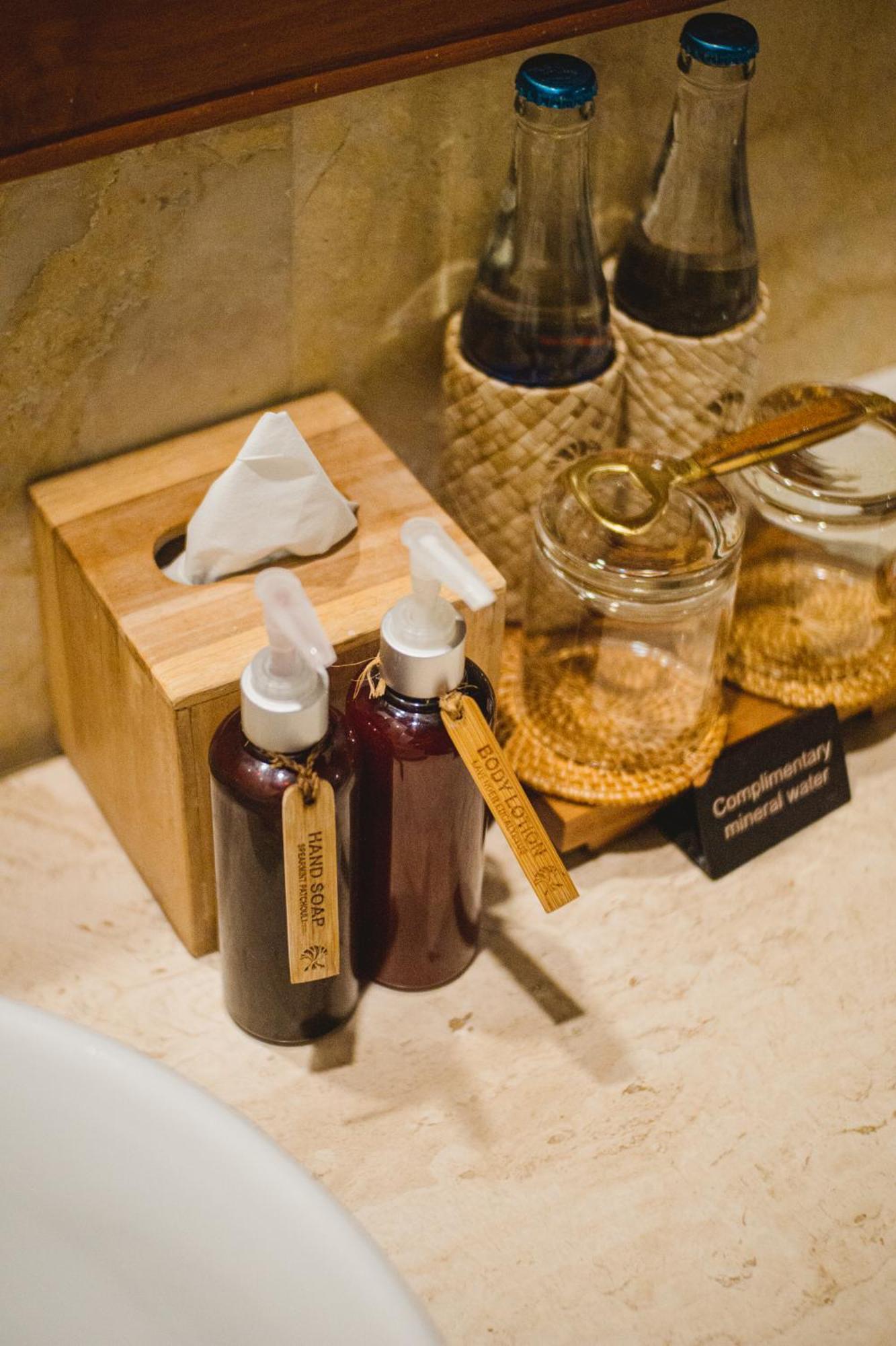 阿迪瓦纳乌纳吉套房酒店-Chse认证 乌布 外观 照片